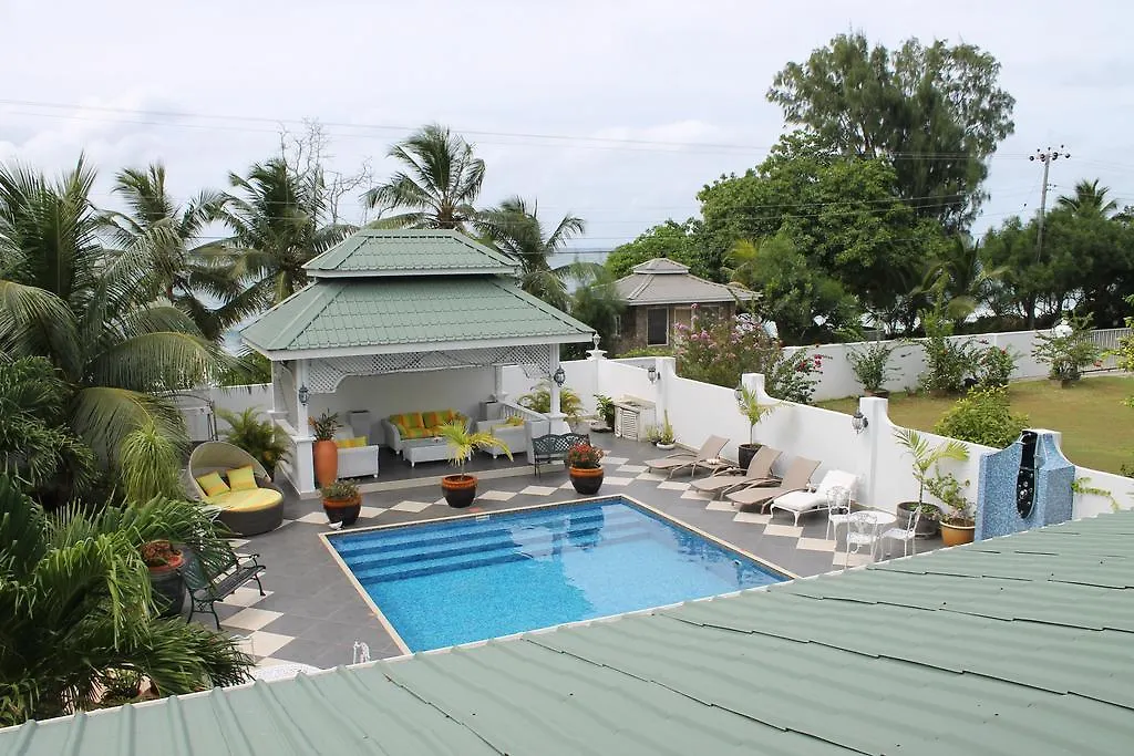 Le Bonheur Villa Machabee 3*,