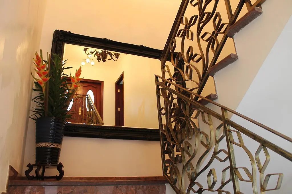Le Bonheur Villa Machabee