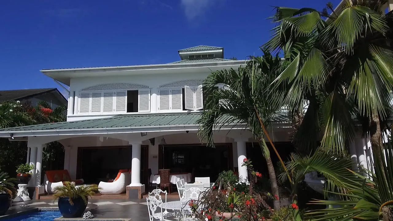Le Bonheur Villa Machabee