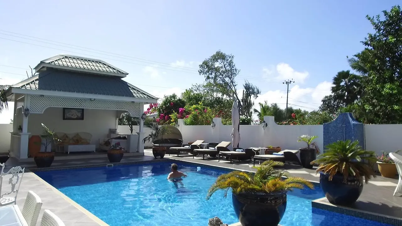 Le Bonheur Villa Machabee 3*,